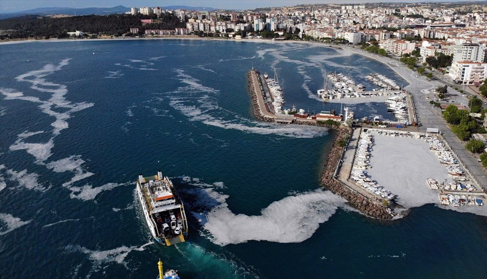 Müsilaj Çanakkale Boğazı'nı esir aldı!