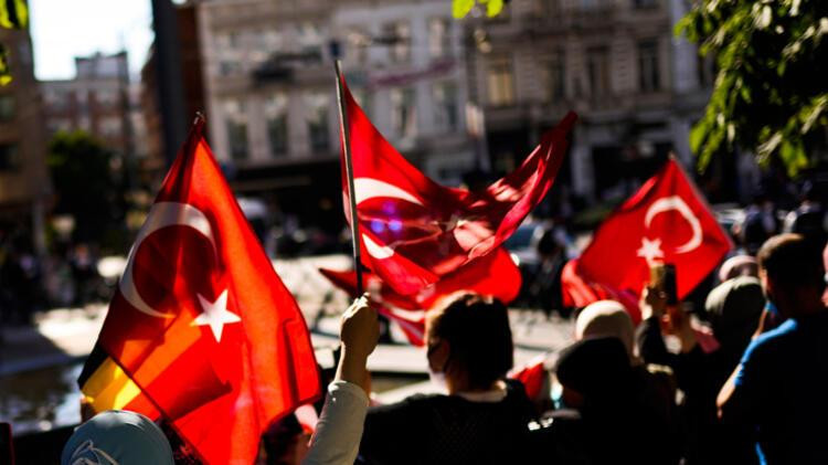 Fotoğraflar arka arkaya geliyor! Saatler 18.00'e ayarlandı! 