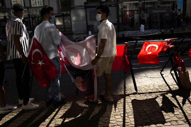 Fotoğraflar arka arkaya geliyor! Saatler 18.00'e ayarlandı! 