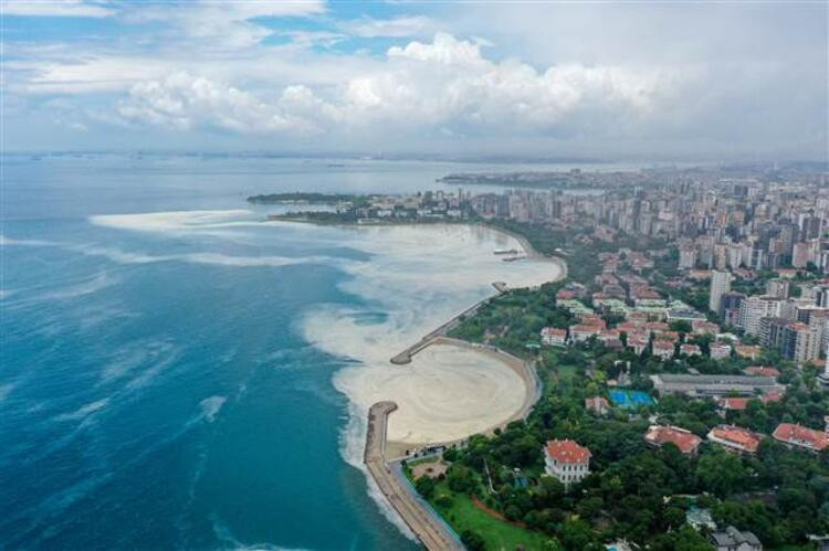 Caddebostan Sahili'nde müsilaj yeniden arttı! 