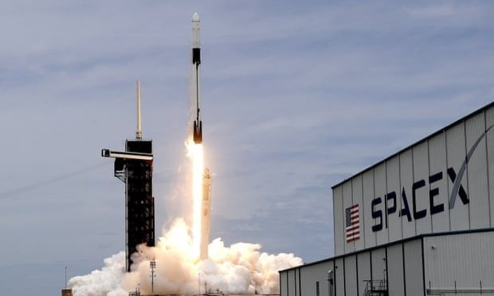 SpaceX ve NASA'nın mürekkep balıkları taşıyan roketi fırlatıldı!