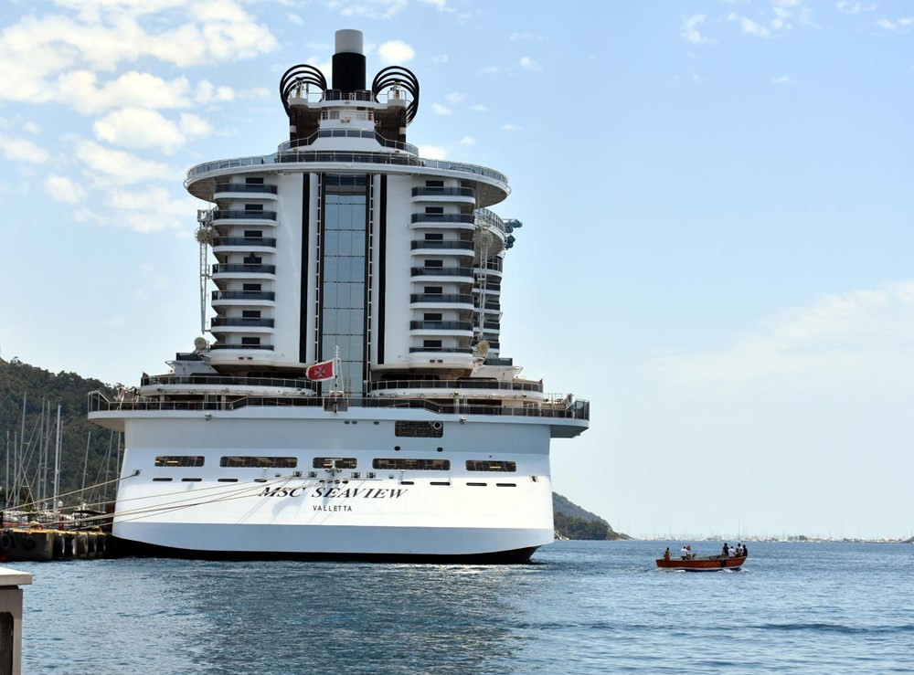 'Yüzen Kasaba', Marmaris'e demir attı