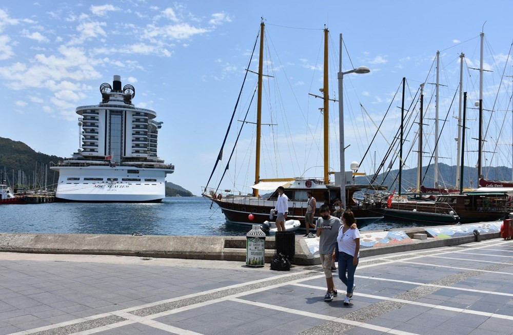 'Yüzen Kasaba', Marmaris'e demir attı