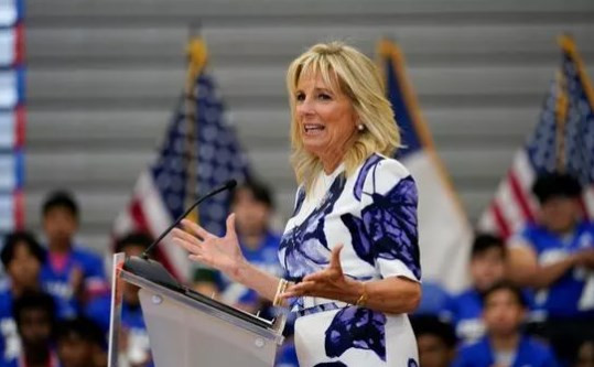 Jill Biden'in, Melania Trump'a karşı 'dergi kapağı' zaferi