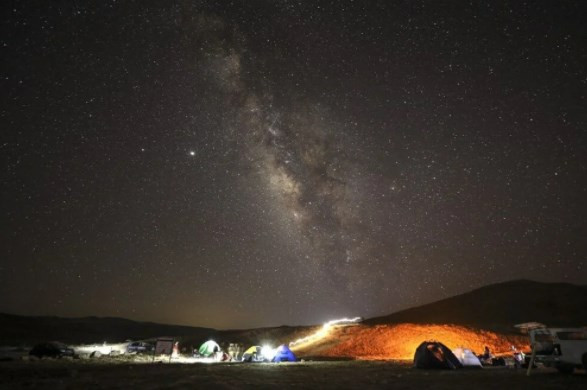 Dünya, şehir büyüklüğündeki onlarca asteroit tarafından bombalandı