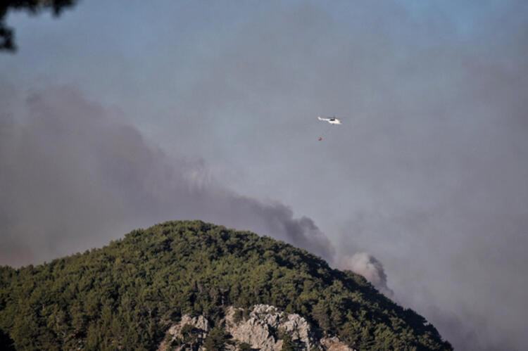 3 uçak, 21 helikopter... Mersin'de orman yangını!