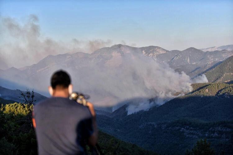 3 uçak, 21 helikopter... Mersin'de orman yangını!