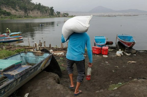 Filipinler'de Taal Yanardağı patlamak üzere: Binlerce kişi tahliye ediliyor