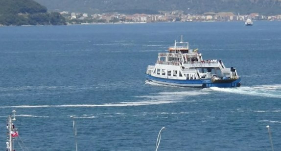 Çanakkale'de müsilaj deniz süpürgesiyle temizleniyor