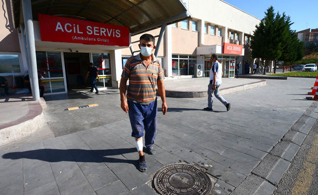 Bayram klasiği! Acemi kasaplar yine kendilerini kestiler