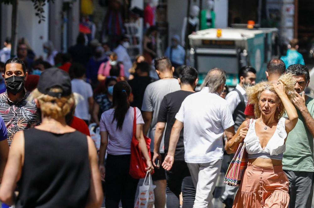 Korona virüsü Taksim'de unutuldu!