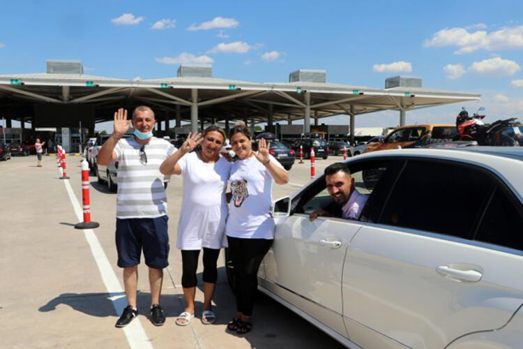 Hasret kuyruğu! Türkiye'ye akın ettiler