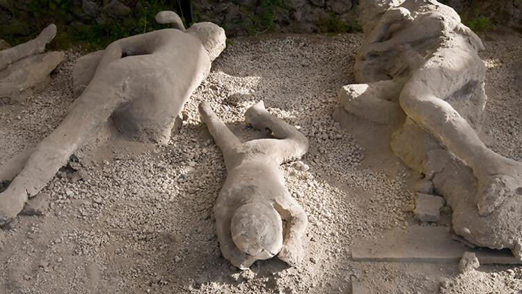 Küllelerin altından doğan şehir: Pompeii