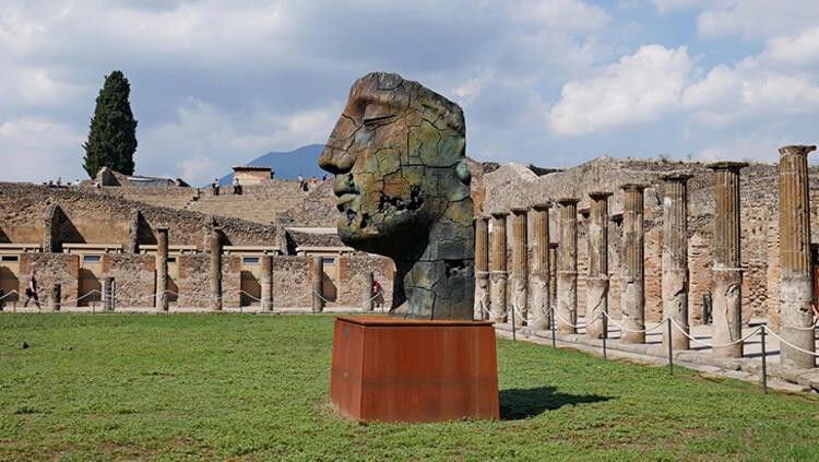 Küllelerin altından doğan şehir: Pompeii