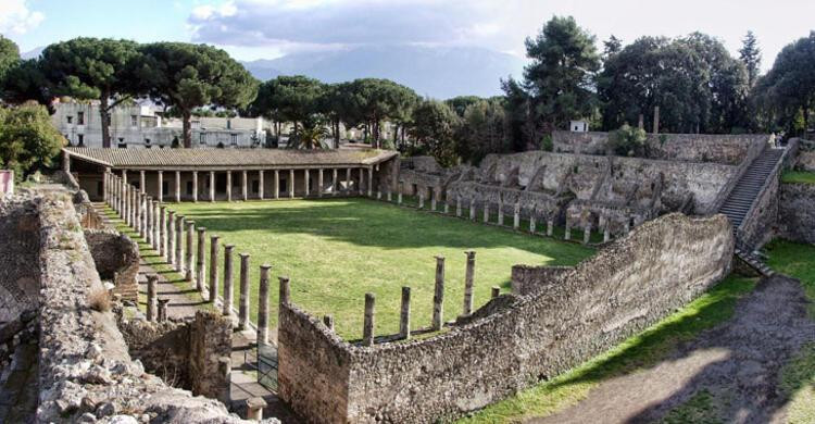 Küllelerin altından doğan şehir: Pompeii