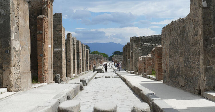 Küllelerin altından doğan şehir: Pompeii