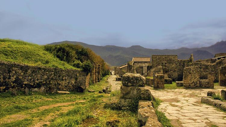 Küllelerin altından doğan şehir: Pompeii