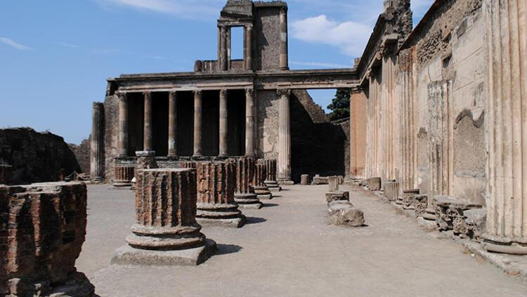 Küllelerin altından doğan şehir: Pompeii