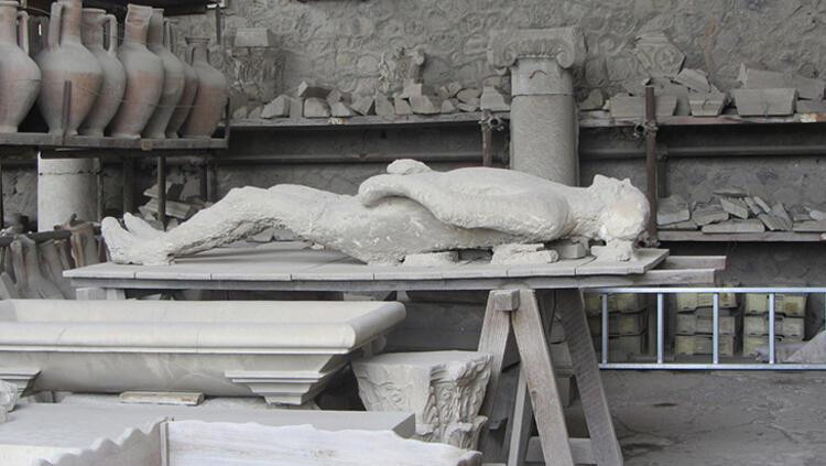 Küllelerin altından doğan şehir: Pompeii