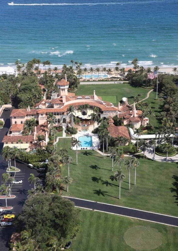 Michael Wolff: Trump Ailesi Mar-a-Lago'da sirk hayvanı muamelesi görüyor