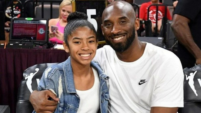 Kobe Bryant'ın ilk NBA ayakkabısı açık artırmaya çıkarılıyor