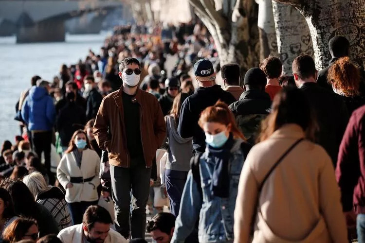 Pandemi ne zaman bitecek? Sözleri gündeme bomba gibi düştü!