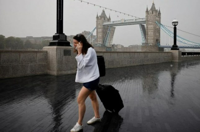 Londra'daki Tower Bridge teknik arıza nedeniyle açık kaldı