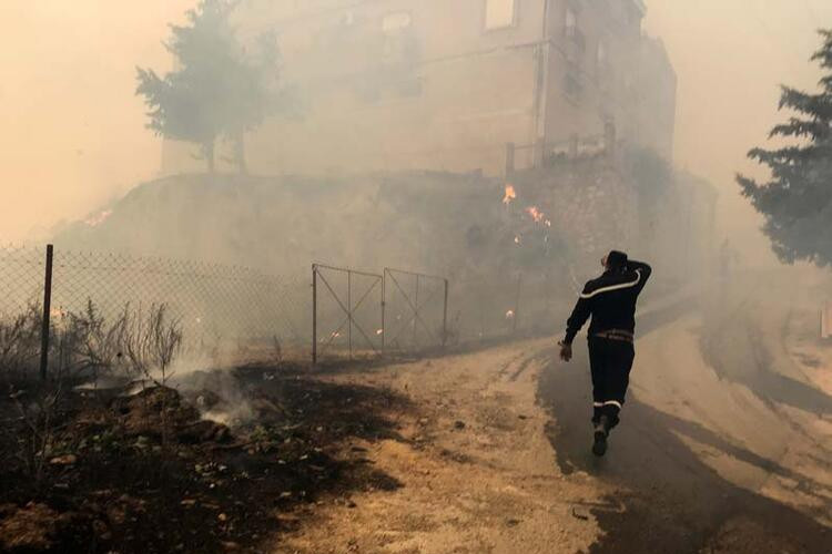 Yeryüzünde cehennem: 25'i asker onlarca ölü... Binlerce tahliye!