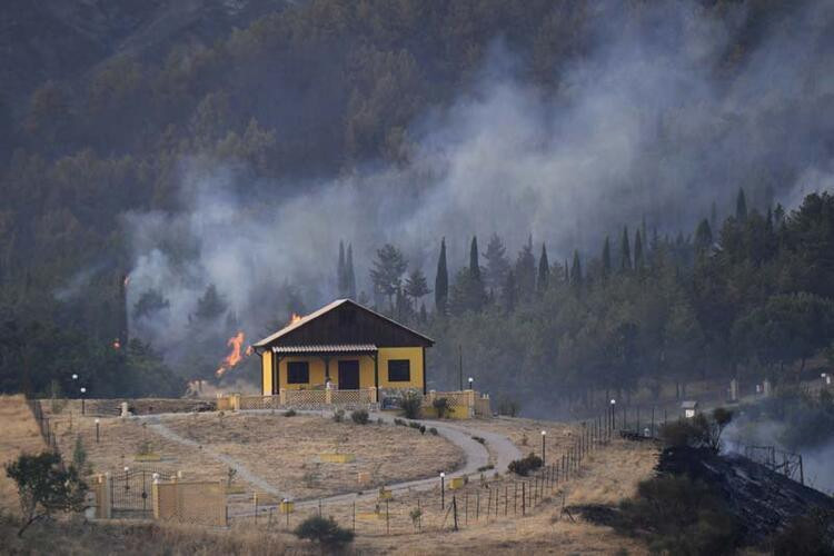 Yeryüzünde cehennem: 25'i asker onlarca ölü... Binlerce tahliye!