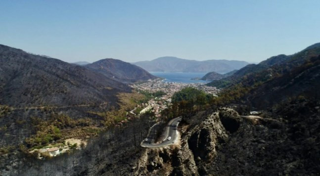 Marmaris'te yanan alanlar havadan görüntülendi