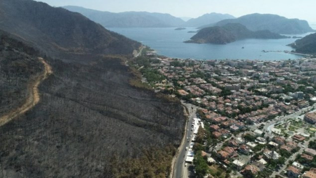 Marmaris'te yanan alanlar havadan görüntülendi