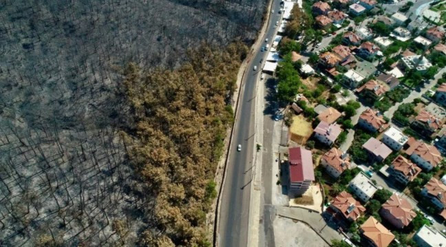 Marmaris'te yanan alanlar havadan görüntülendi