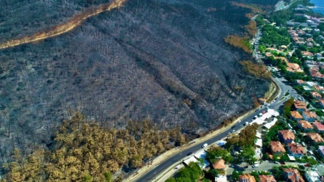 Marmaris'te yanan alanlar havadan görüntülendi