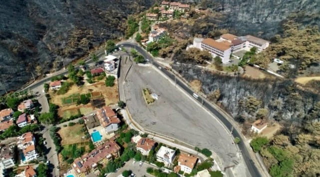 Marmaris'te yanan alanlar havadan görüntülendi