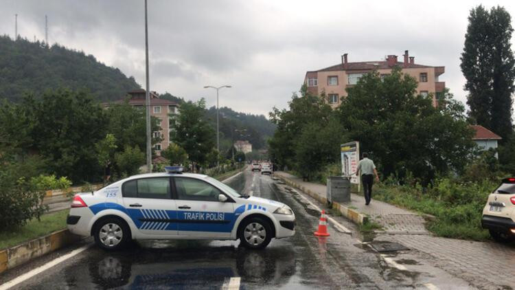 Karadeniz'i sel vurdu! Araçlar sel sularında sürüklendi