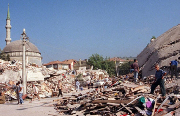 'Asrın felaketi' üzerinden 22 yıl geçti