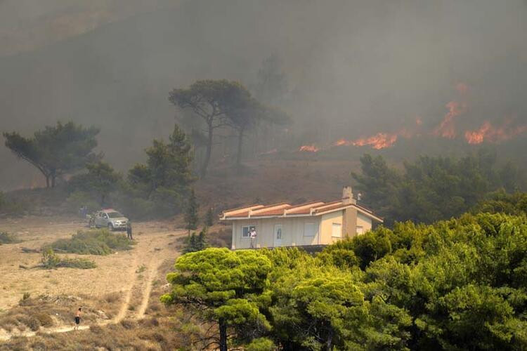 Başkent yakınlarına ulaştı... Ülkede alarm!