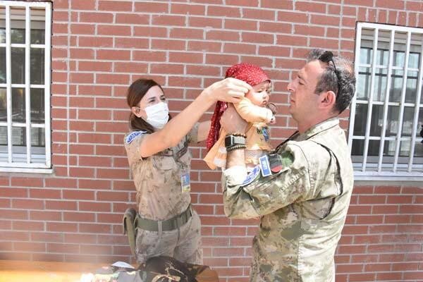 Türk askeri dünyaya örnek oluyor: Kabil'de şefkat eli...