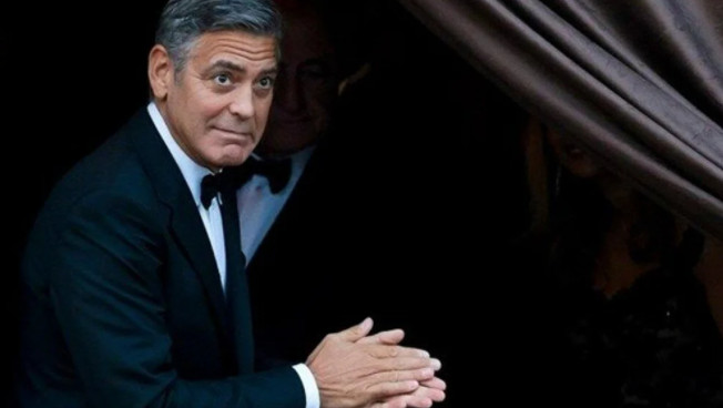 George Clooney selden zarar gören komşularının evlerini temizledi