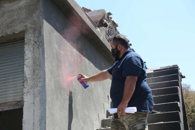 Yangında 'kırmızı çarpı' detayı: Tek tek işaretlendi!