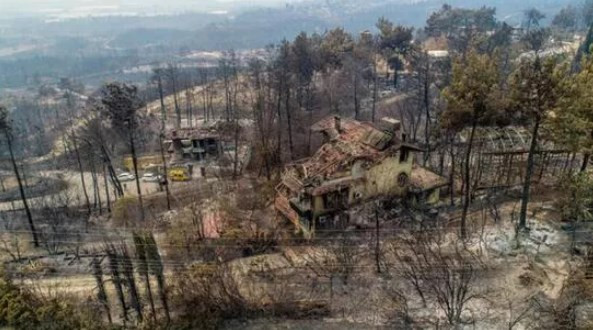 Cennet köy Kalemler şimdi savaştan çıkmış gibi