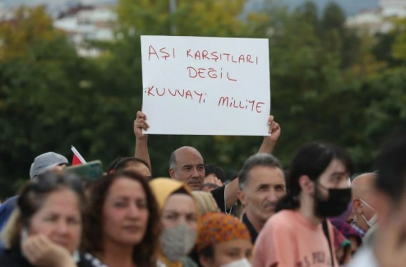 Aşı karşıtları miting yaptı: İşte mitingden kareler