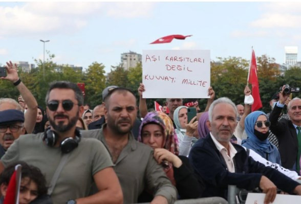 Aşı karşıtları miting yaptı: İşte mitingden kareler