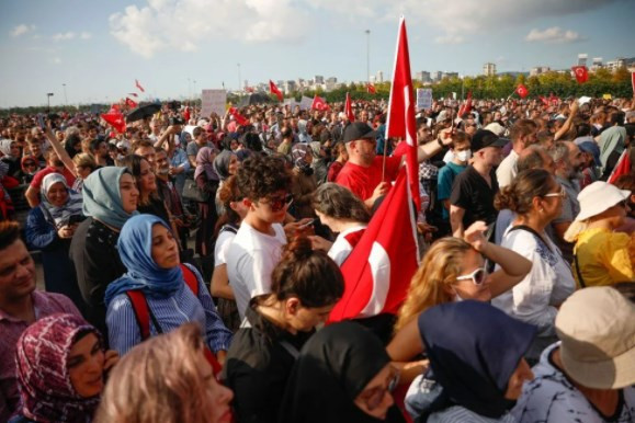 Aşı karşıtları miting yaptı: İşte mitingden kareler