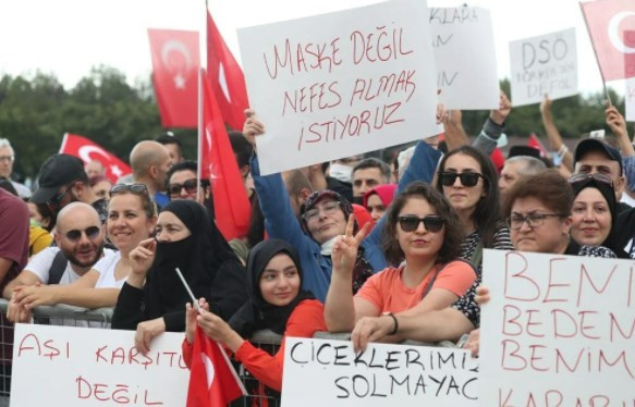 Aşı karşıtları miting yaptı: İşte mitingden kareler