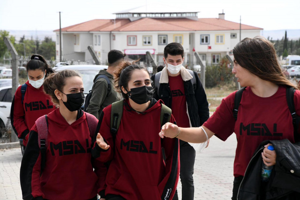 Endişelendiren açıklama: Yatan hasta ve kayıplarda gençleri görmeye başladık