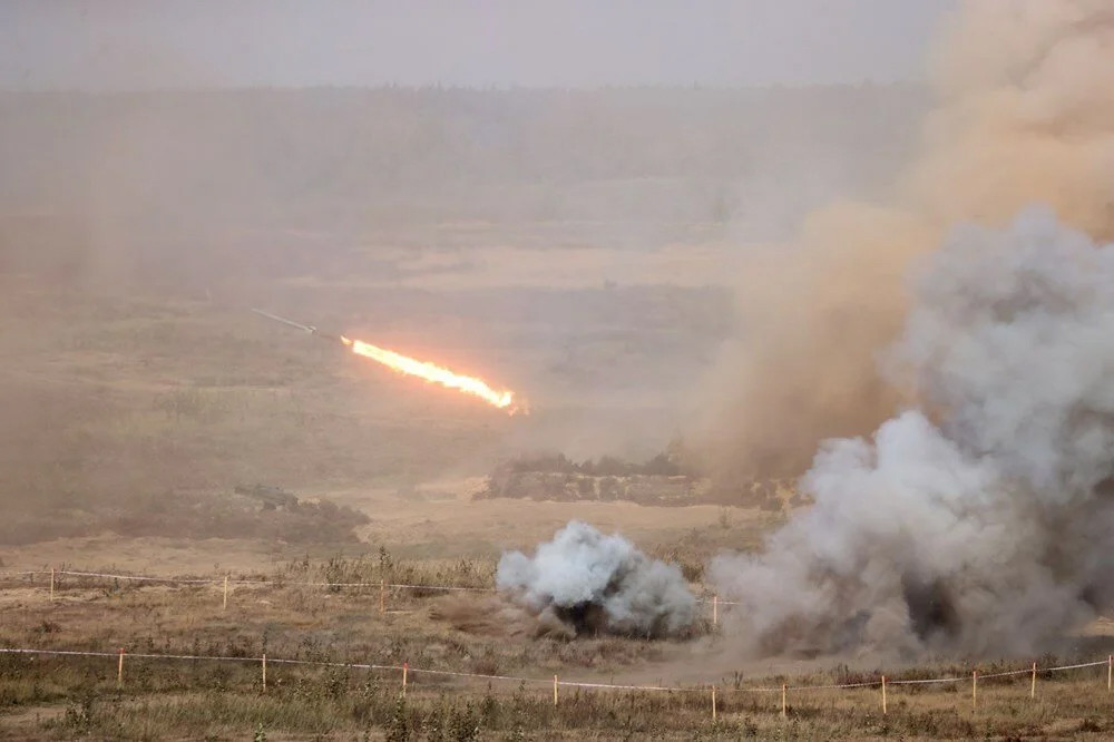 Rusya'dan NATO'ya göstere göstere dev tatbikat!