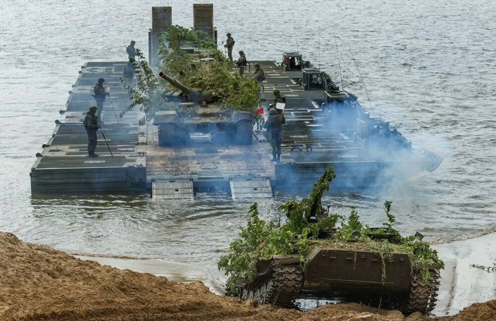 Rusya'dan NATO'ya göstere göstere dev tatbikat!