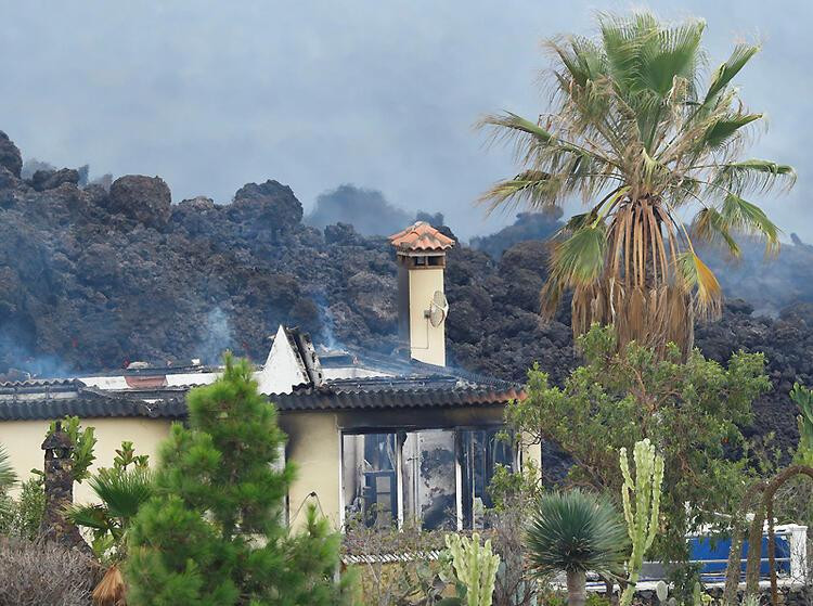 Yeryüzündeki cehenneme döndü! Patlama sonrası 22 bin deprem kaydedildi