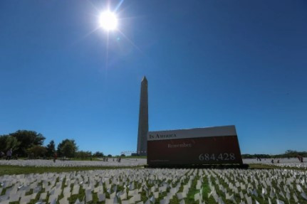 Koronadan hayatını kaybeden Amerikalılar için anma